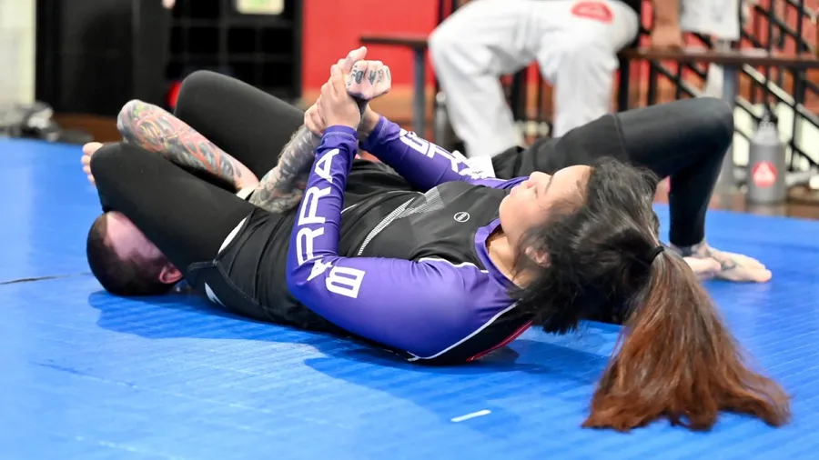 Defesa Pessoal - Gracie Barra Araxá
